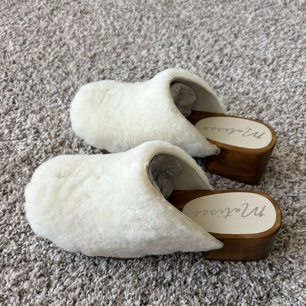 NIB Matisse Women's Stockholm Shearling And Wooden Heeled Clogs In Ivory